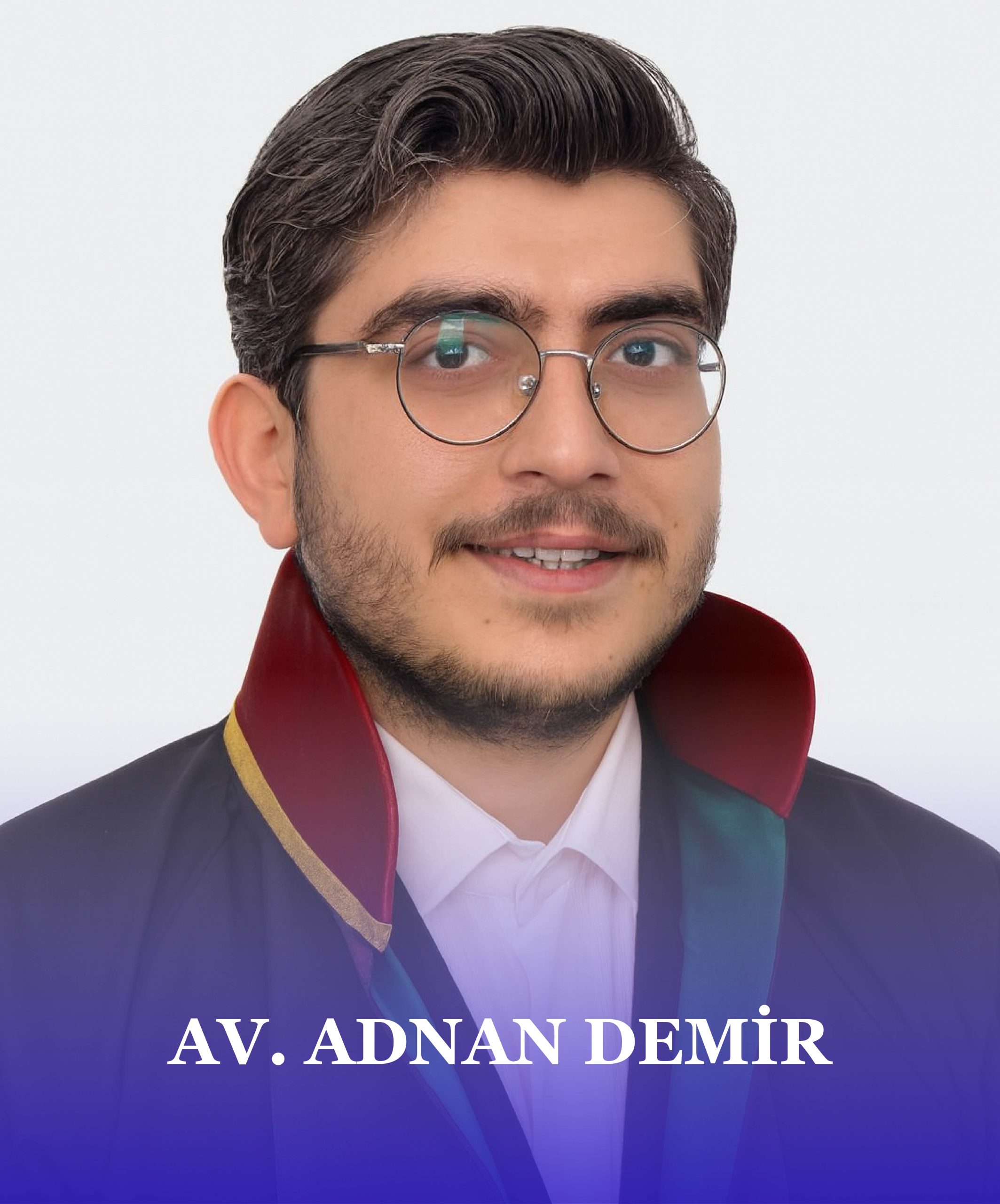 Avukat Adnan Demir – EKA Hukuk & Danışmanlık avukatı portre fotoğrafı.